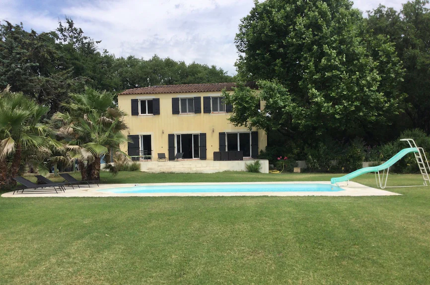 Logement à 2400 routes de Valcros 13290 Aix en Provence