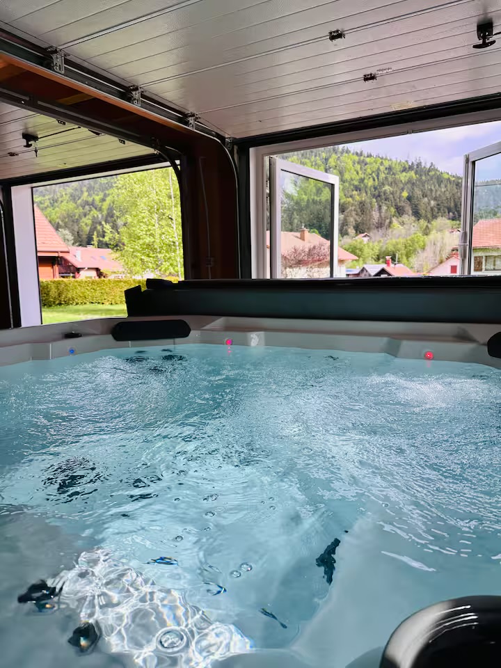 Spacieux chalet familial avec Jacuzzi et espace détente à Xonrupt-Longemer